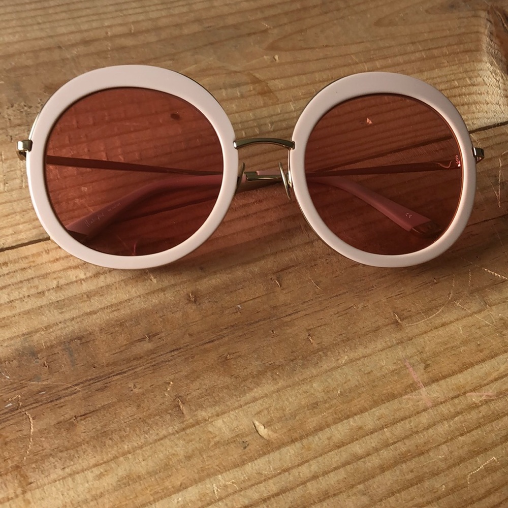 Sunday Somewhere “ABELLA” sunglasses.